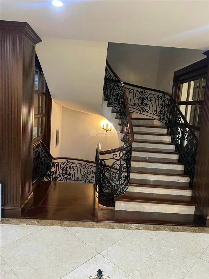 Biệt thự góc (238m2) vị trí đắc địa, mặt tiền đường số 25, phường hiệp bình chánh, thủ đức