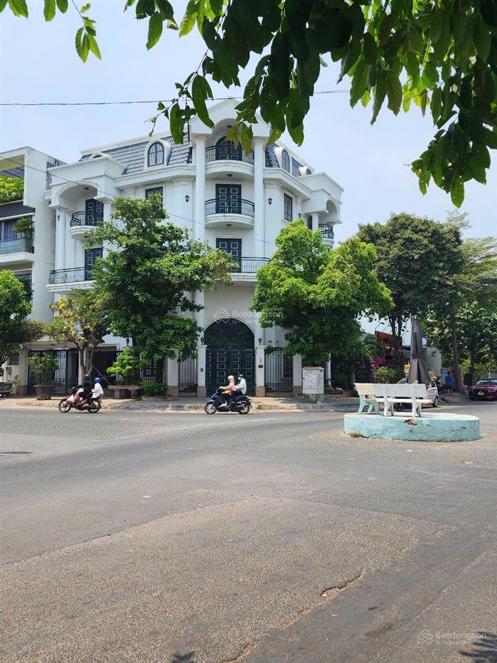 Biệt thự góc (238m2) vị trí đắc địa, mặt tiền đường số 25, phường hiệp bình chánh, thủ đức