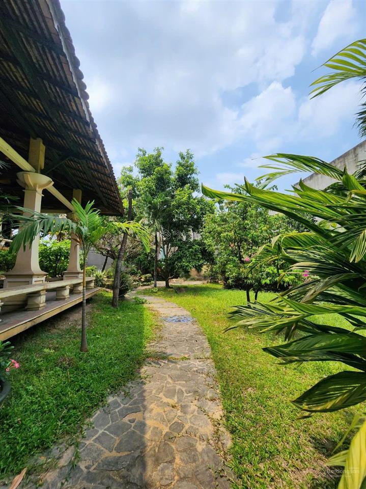 Biệt thự cổ, p. hiệp bình chánh, q. thủ đức