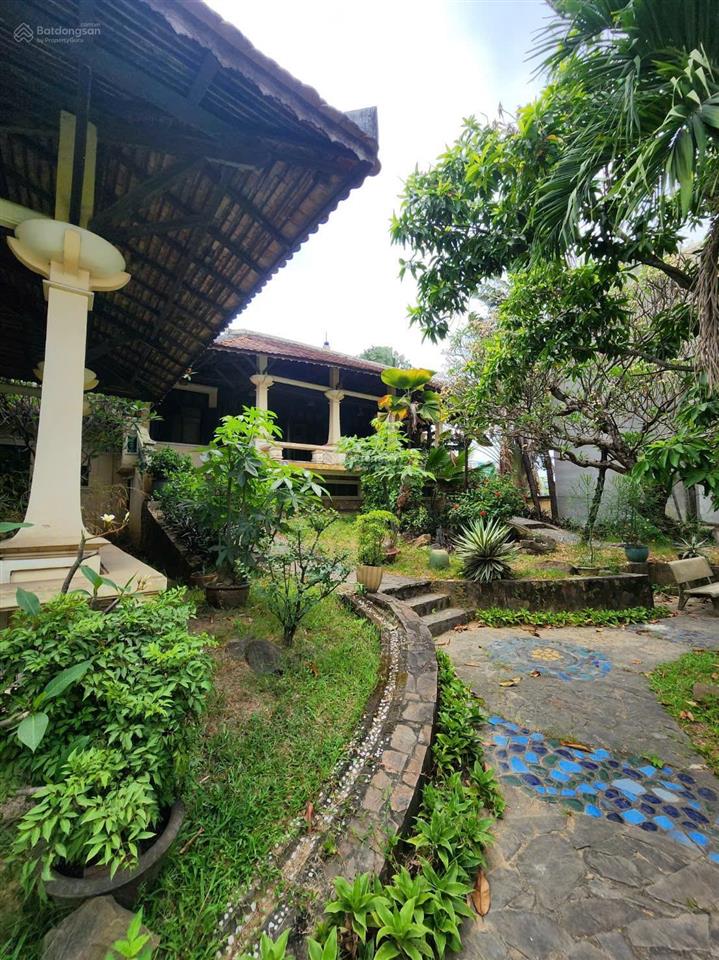 Biệt thự cổ, p. hiệp bình chánh, q. thủ đức