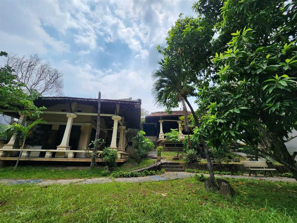 Biệt thự cổ, p. hiệp bình chánh, q. thủ đức