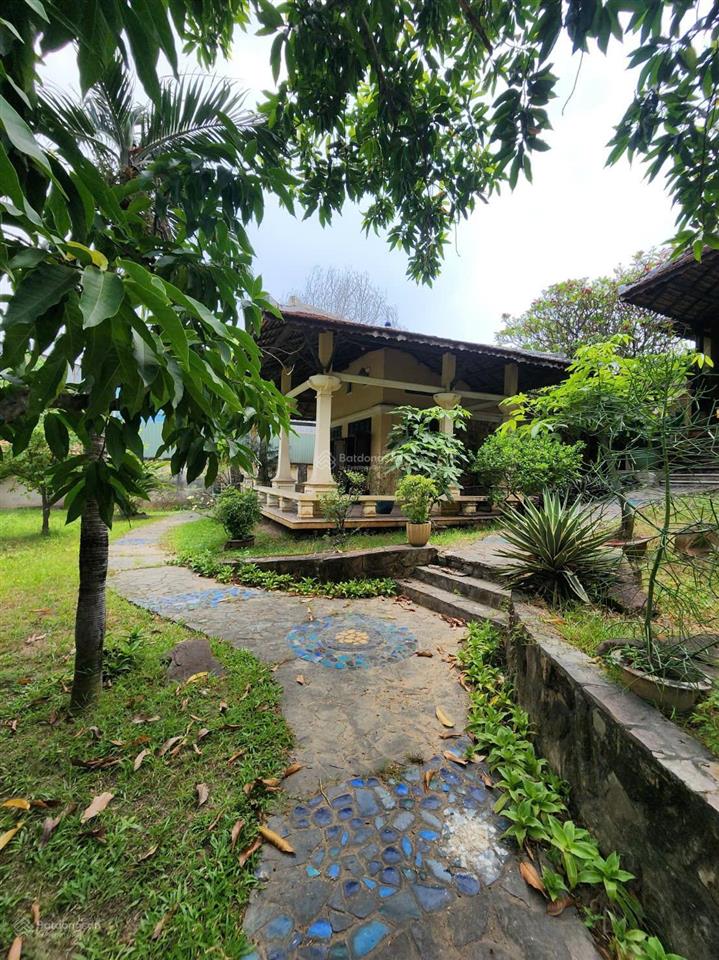 Biệt thự cổ, p. hiệp bình chánh, q. thủ đức