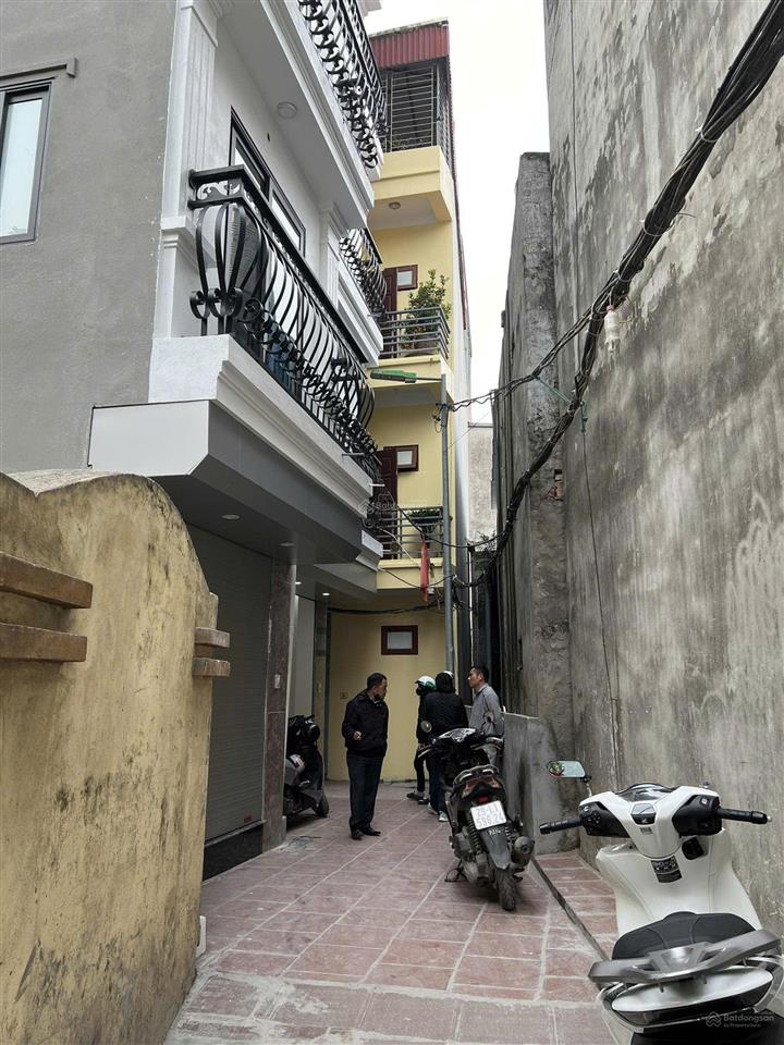 Chủ nhà cần tiền bán gấp nhà riêng 5 tầng,30,2m2, văn trì.từ liêm.góc 3 mặt thoáng. 0965 692 ***.