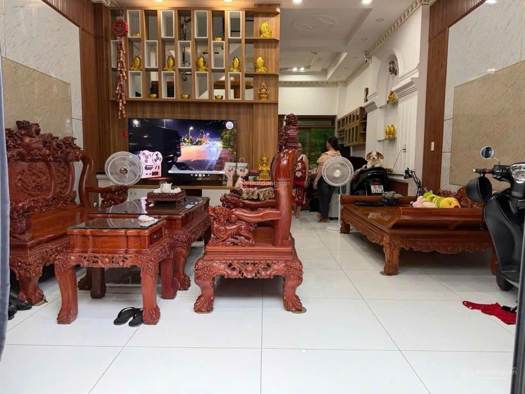 Giảm mạnh biệt thự gỗ cao cấp 5pn 5 toilet bông sao p5 q8