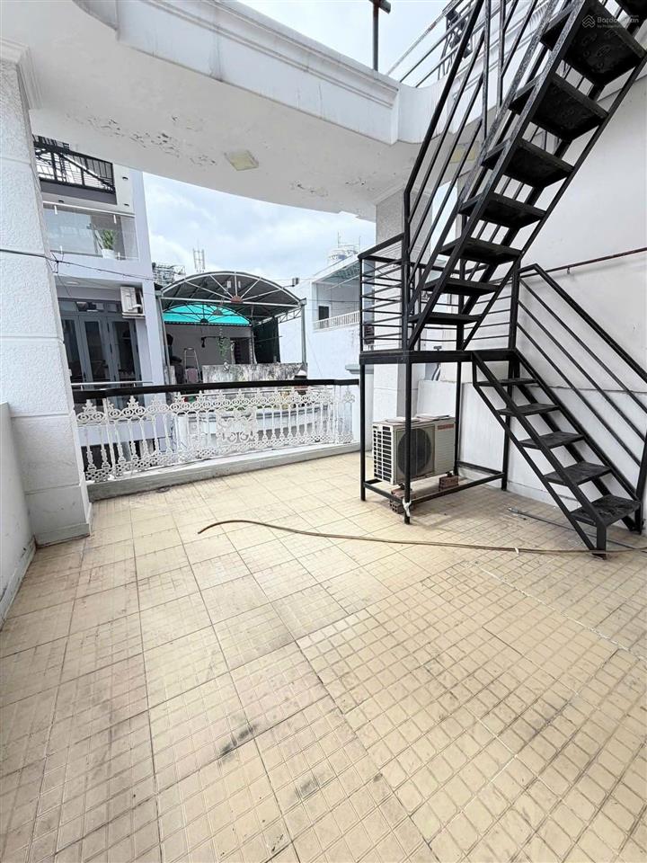 Bán nhà hẻm 102 thoáng đường âu dương lân p3 q8