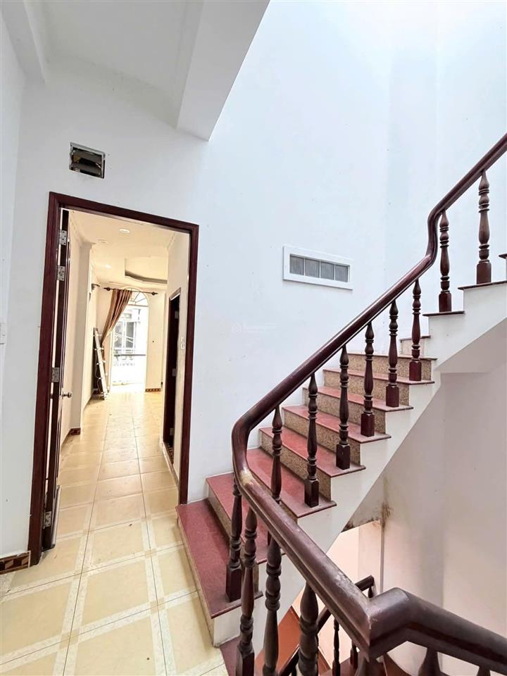 Bán nhà hẻm 102 thoáng đường âu dương lân p3 q8