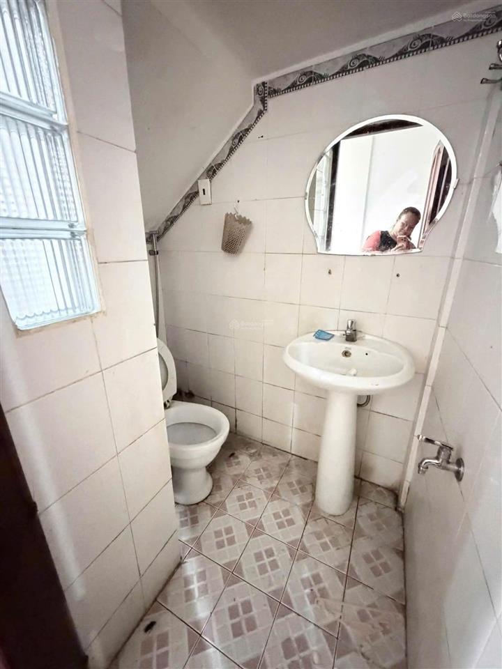 Bán nhà hẻm 102 thoáng đường âu dương lân p3 q8