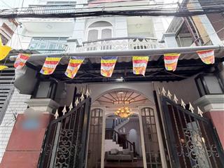 Bán nhà hẻm 102 thoáng đường âu dương lân p3 q8