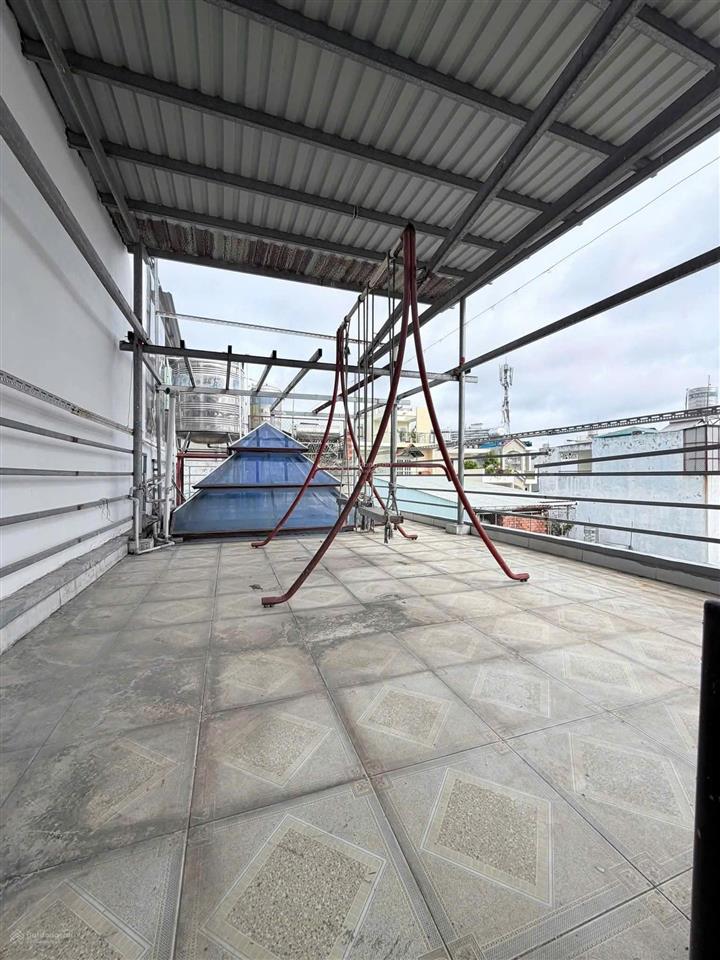 Bán nhà hẻm 102 thoáng đường âu dương lân p3 q8