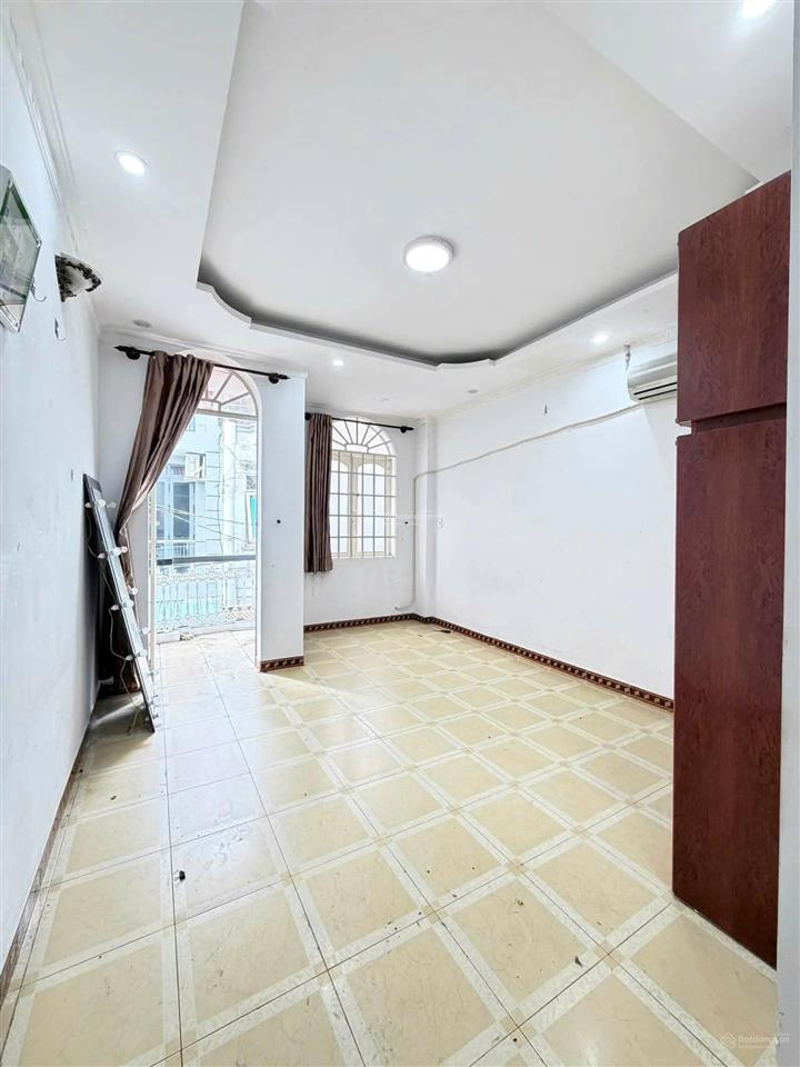 Bán nhà hẻm 102 thoáng đường âu dương lân p3 q8