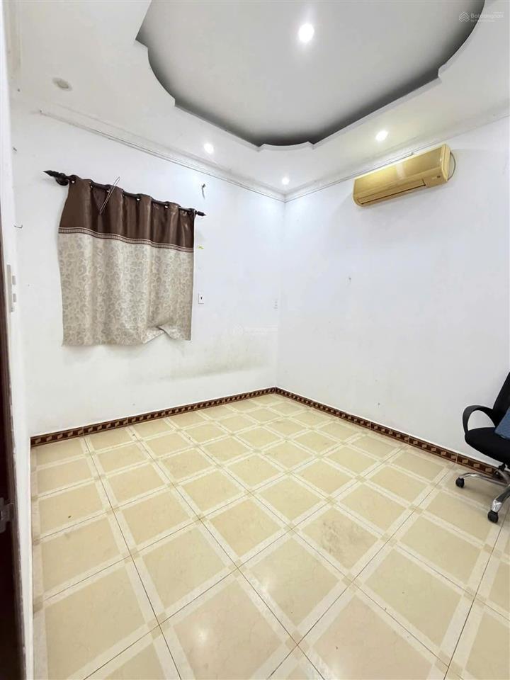 Bán nhà hẻm 102 thoáng đường âu dương lân p3 q8
