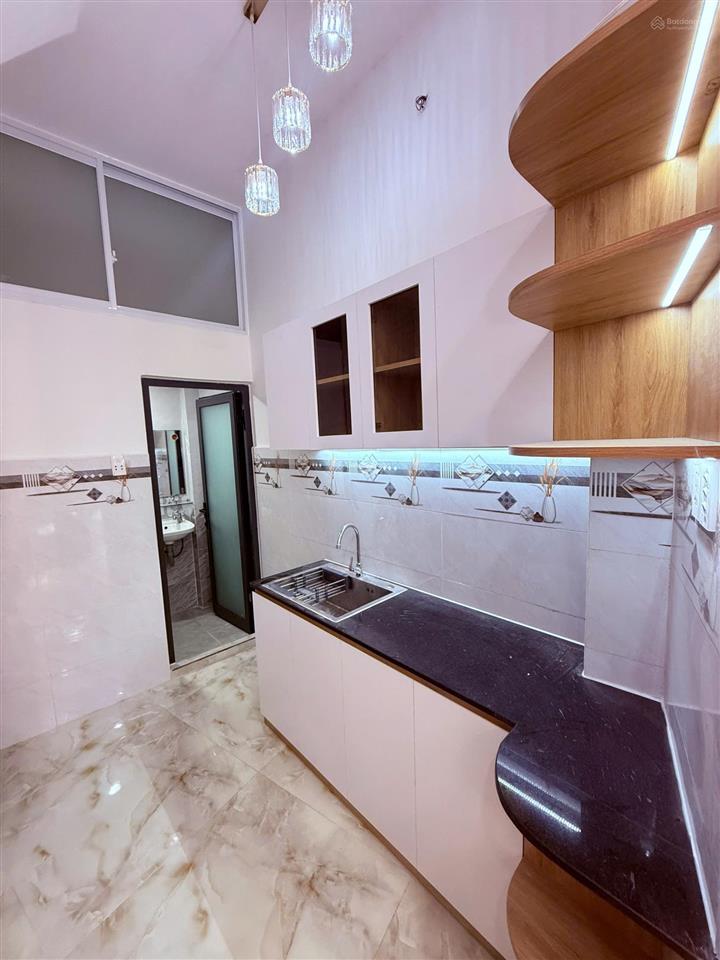Bán nhà đẹp mặt tiền đường cao xuân dục p12 q8