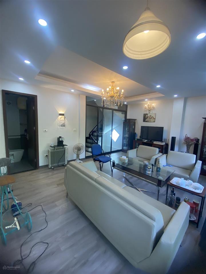 Cho thuê tầng 3/7 tầng vp nhà ở tại 8 ngõ 45a võng thị, tây hồ, hà nội