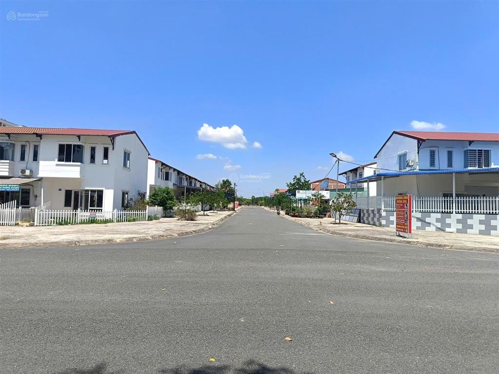 Bán nhà mới xây sát kcn nhơn trạch 3456, gđ 6 người ở thoải mái, shr thổ cư 100%. giá chỉ 1,5 tỷ