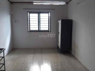 phòng trệt giờ tự do 18m2 có gác 15m2