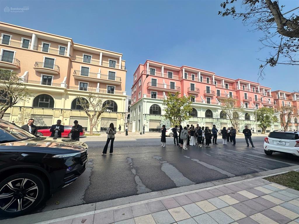 Không thể rẻ hơn chỉ 13,5 tỷ 100m² shophouse 2 mặt tiền  kinh doanh đỉnh chân cụm 43 tòa chung cư