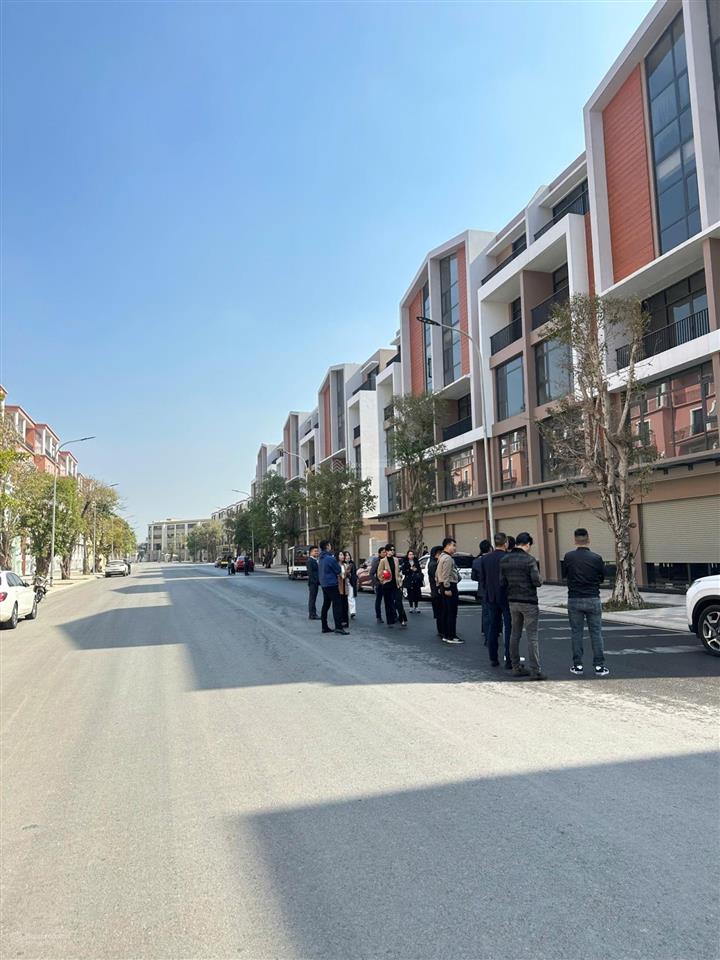 Không thể rẻ hơn chỉ 13,5 tỷ 100m² shophouse 2 mặt tiền  kinh doanh đỉnh chân cụm 43 tòa chung cư