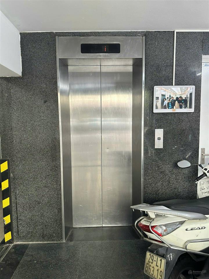 Mặt bằng trần đại nghĩa, dt150m*2t, mt 11,5m, giá thuê tốt phù hợp showroom,ngân hàng, đồ uống