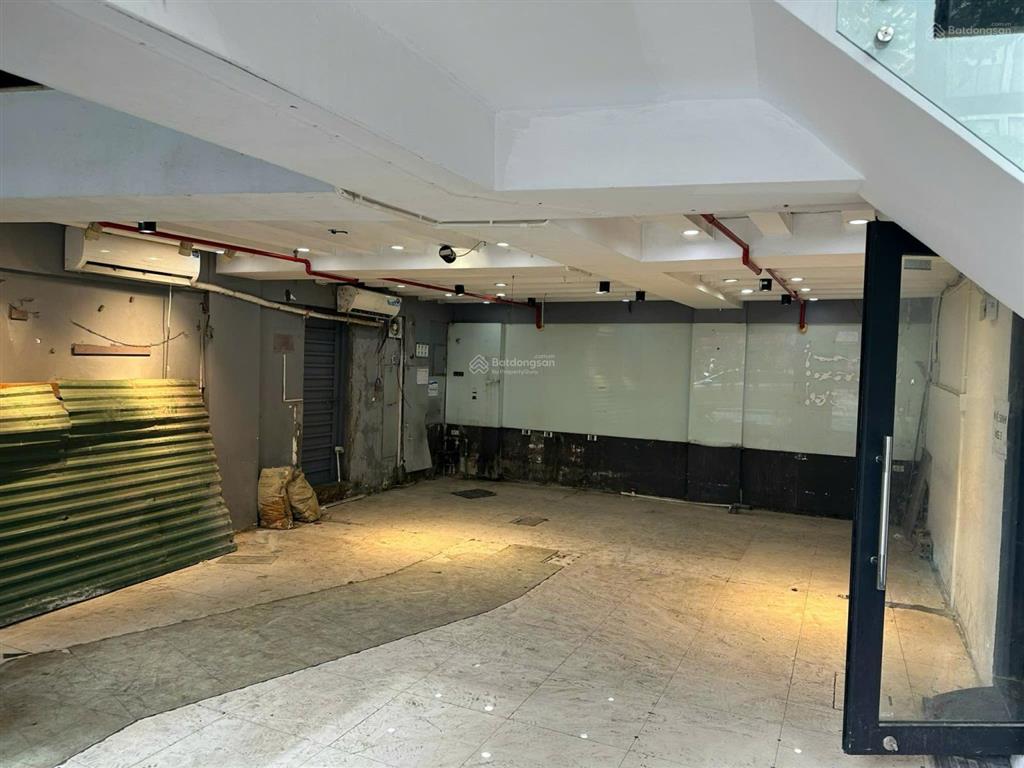 Mặt bằng trần đại nghĩa, dt150m*2t, mt 11,5m, giá thuê tốt phù hợp showroom,ngân hàng, đồ uống
