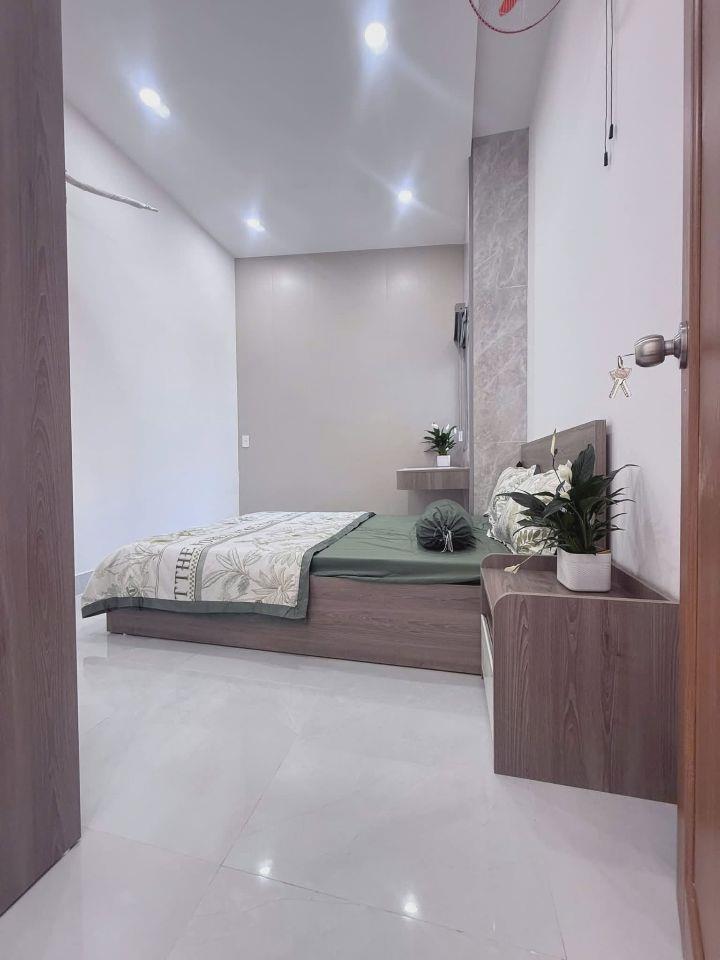 cần bán nhanh căn nhà 2 mặt kiệt 2 tầng có thu nhập thêm 7 triệu tháng