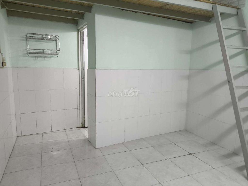 Phòng trọ cách Vincom Q9 200 mét
