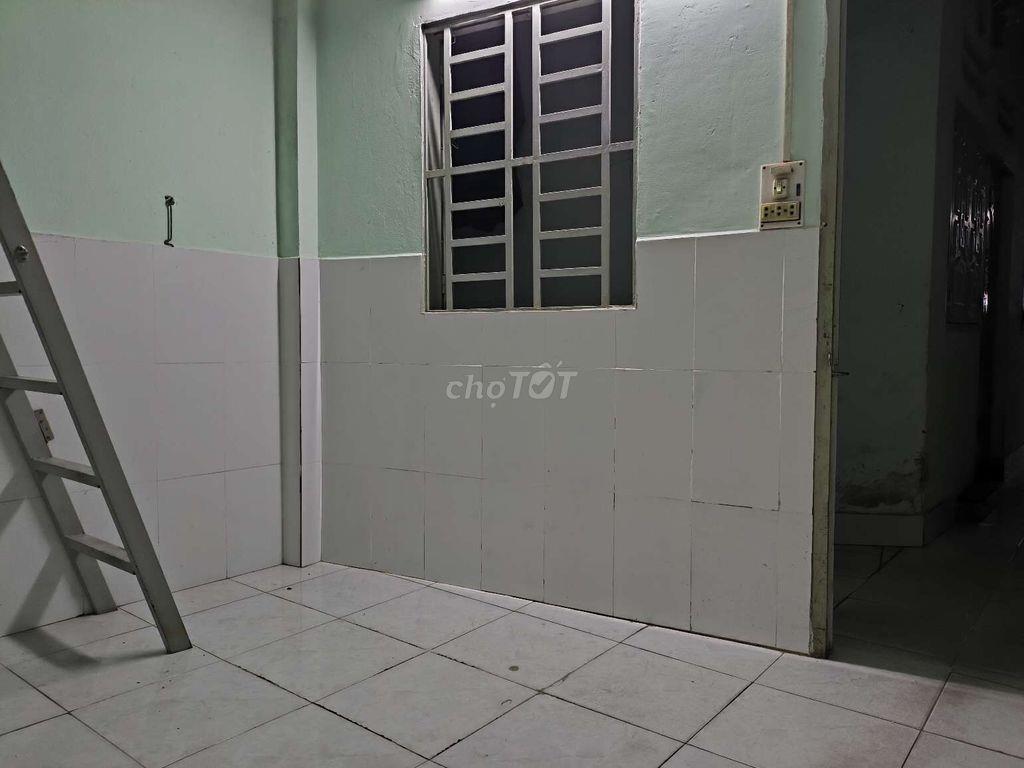 Phòng trọ cách Vincom Q9 200 mét