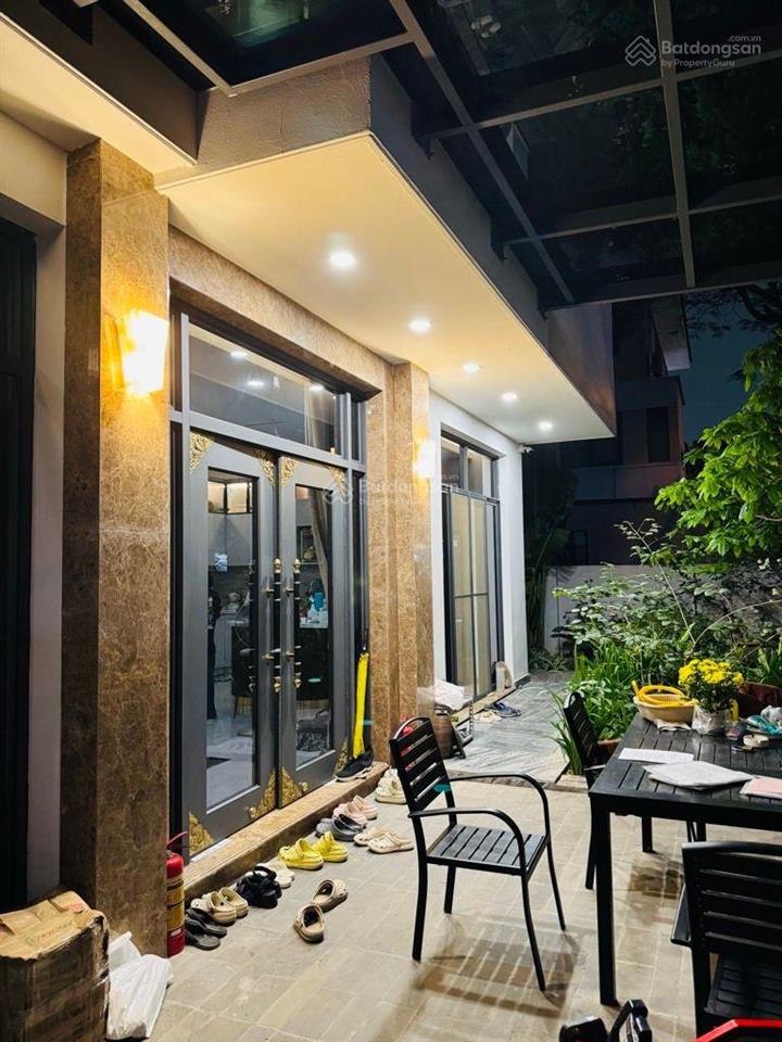 Bán biệt thự mễ trì, vỉa hè ôtô tránh, kinh doanh, 141m2 x 5t, 35 tỷ. 0978 996 ***