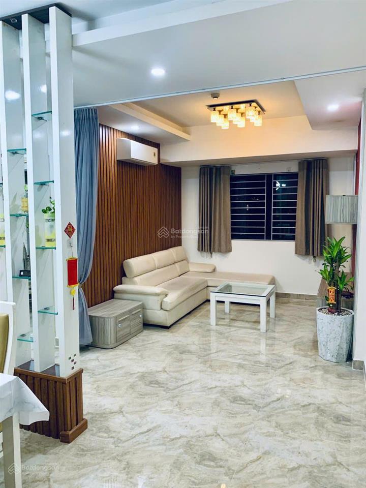 Cho thuê ch đức khải q7. căn góc 77m2 2pn, nhà trống. giá chỉ 8 tr/tháng.  0347 048 ***