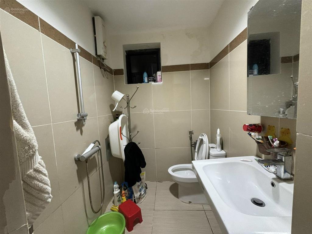 Cho thuê ch đức khải q7. căn góc 77m2 2pn, nhà trống. giá chỉ 8 tr/tháng.  0347 048 ***