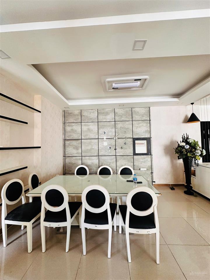 Cho thuê ch era town. 160m2 4pn, 4wc đầy đủ nội thất. giá chỉ 16 triệu/tháng.