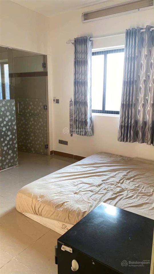 Cho thuê ch đức khải q7. căn góc, 77m2, 2 phòng ngủ, đầy đủ nội thất. giá chỉ 9 triệu.