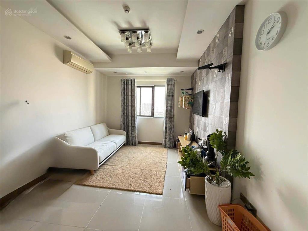 Cho thuê ch đức khải q7. căn góc, 77m2, 2 phòng ngủ, đầy đủ nội thất. giá chỉ 9 triệu.