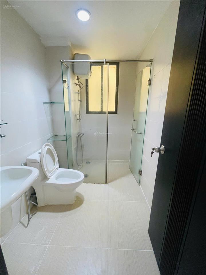 Hàng hiếm tại the era town. ban công rộng, 85m2 2pn, 2wc. giá thanh toán 3 tỷ 500 triệu.