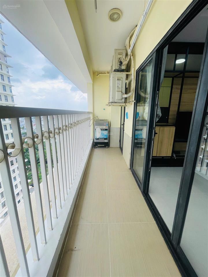 Hàng hiếm tại the era town. ban công rộng, 85m2 2pn, 2wc. giá thanh toán 3 tỷ 500 triệu.