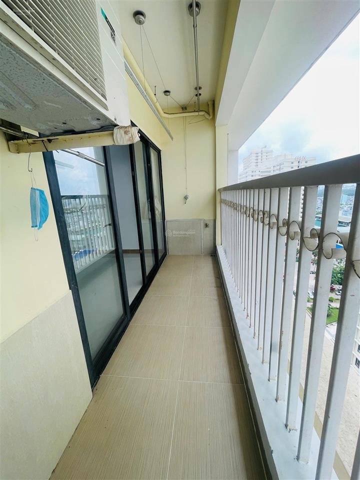 Hàng hiếm tại the era town. ban công rộng, 85m2 2pn, 2wc. giá thanh toán 3 tỷ 500 triệu.