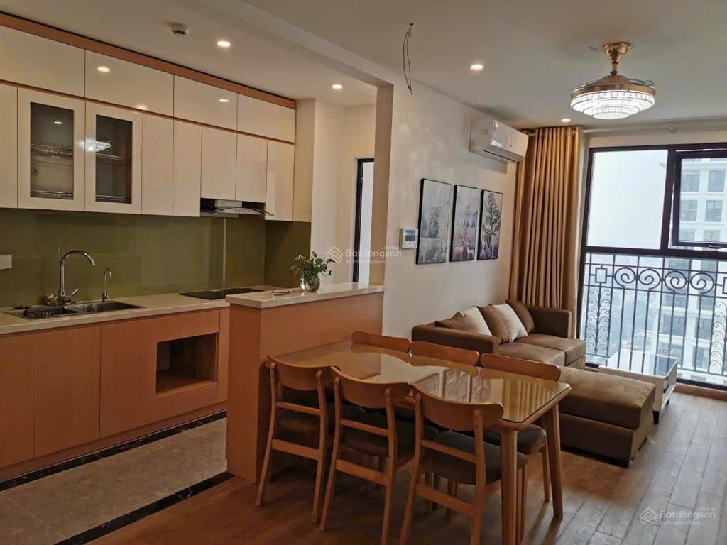 Chính chủ bán gấp căn 2 ngủ the emerald ct8 đình thôn đủ nội thất cao cấp chỉ việc xách vali vào ở