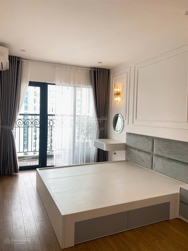 Chính chủ bán gấp căn 2 ngủ the emerald ct8 đình thôn đủ nội thất cao cấp chỉ việc xách vali vào ở