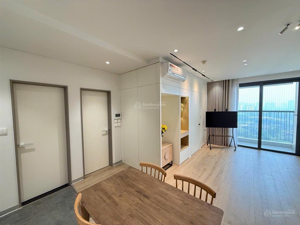 Chính chủ thiện chí bán căn hộ 1 ngủ +, 5 tỷ, đủ nội thất view đẹp