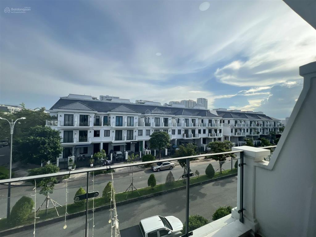 Cho thuê nhà phố hoàn thiện nội thất 6x16 kđt lakeview city  giá 30 triệu/tháng