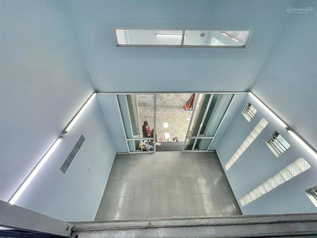 Nhà 1 trệt 2 lầu đường 39, bình trưng  dt 71,3m2  giá 7,5 tỷ  shr