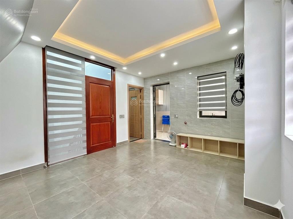 Cho thuê căn hộ dịch vụ  dt 20m2  wc riêng  giá 5,5 triệu/tháng