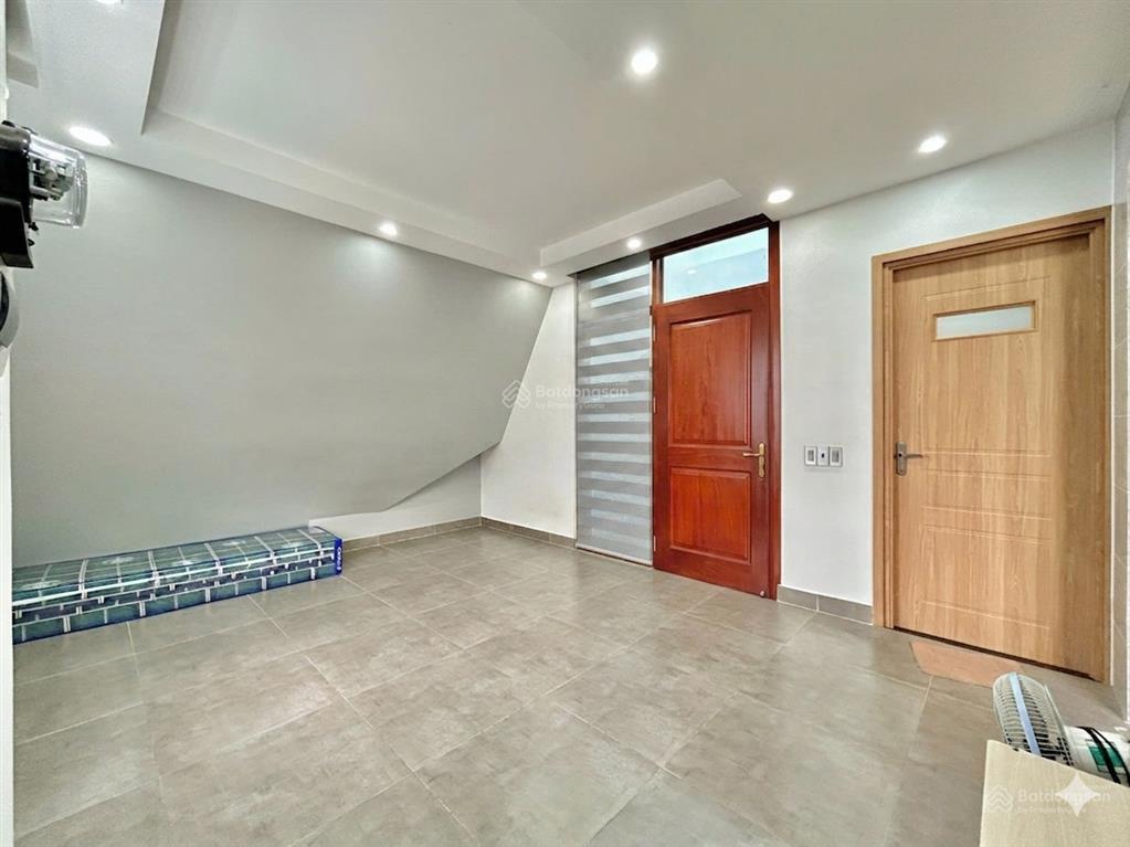 Cho thuê căn hộ dịch vụ  dt 20m2  wc riêng  giá 5,5 triệu/tháng