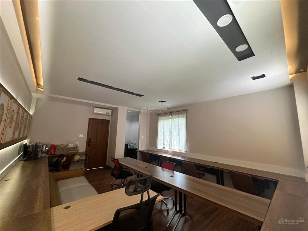 Cho thuê văn phòng tại kđt lakeview city  35m2  giá 7,5 triệu/tháng