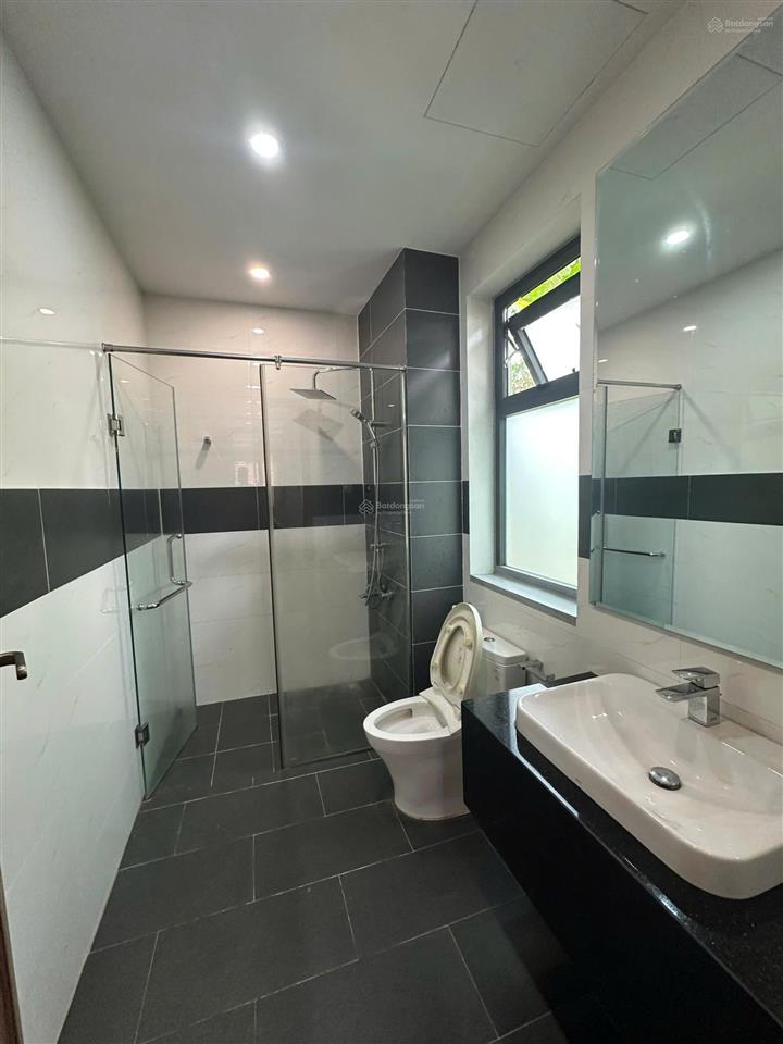 Cho thuê văn phòng tại kđt lakeview city  35m2  giá 7,5 triệu/tháng