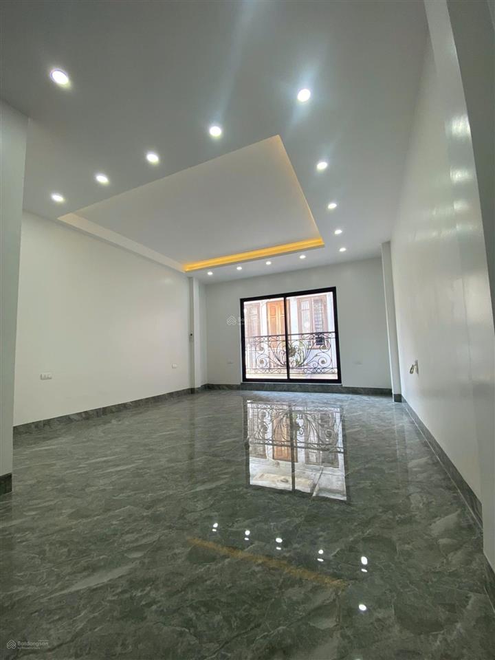 Bán nhà nguyễn đình hoàn, nghĩa đô, cầu giấy  ô tô vào nhà  6 tầng thang máy