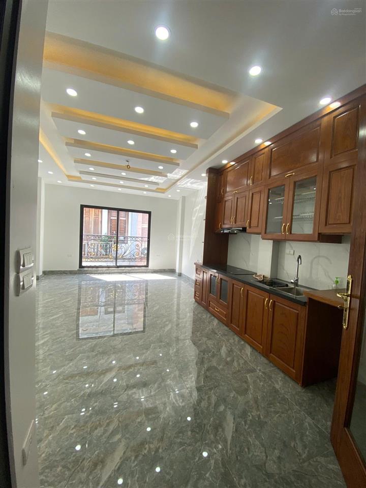 Bán nhà nguyễn đình hoàn, nghĩa đô, cầu giấy  ô tô vào nhà  6 tầng thang máy