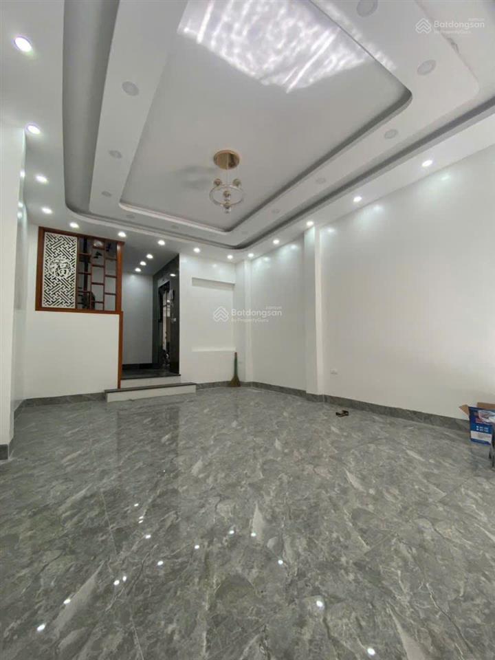 Bán nhà cầu giấyngõ thông, gara ô tô 6 tầng thang máy  18.5 tỷ