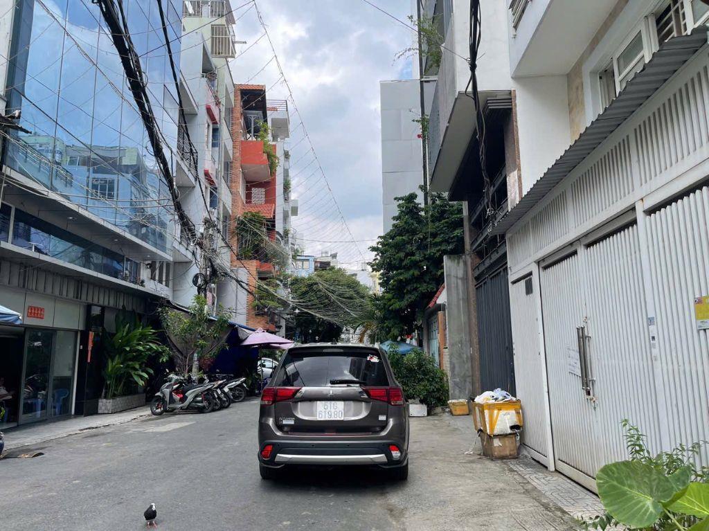 Bán nhà MT Hồ Biểu Chánh, Q. Phú Nhuận, DT: 160.8m2(6.6x20),nở hậu 8m, 3 tầng, giá 24 tỷ.