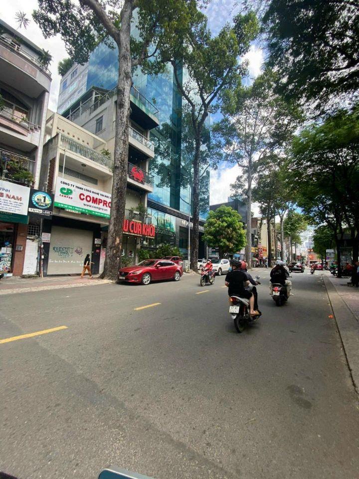 Bán nhà mặt tiền Sư Vạn Hạnh ngay Vạn Hạnh Mall, Q.10, DT: 4x17m, 5 tầng, HĐT 80tr/tháng.