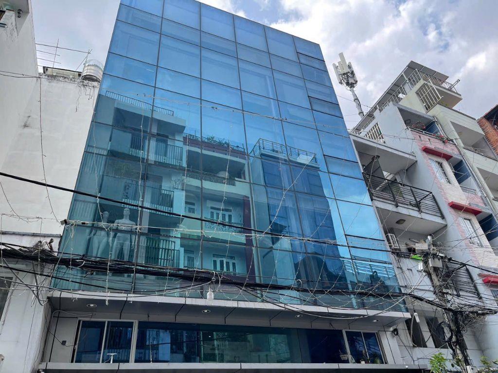 Bán nhà mặt tiền Nguyễn Giản Thanh, Quận 10, DT: 16 x 5.5m, 6 tầng, HĐT 100tr/tháng.